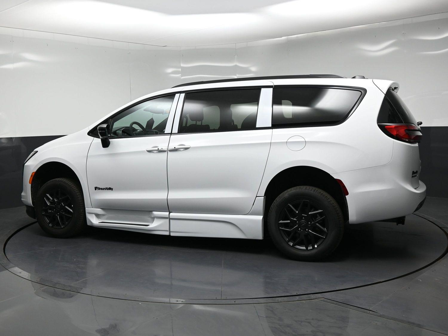 New 2027 Chrysler Pacifica Pacifica