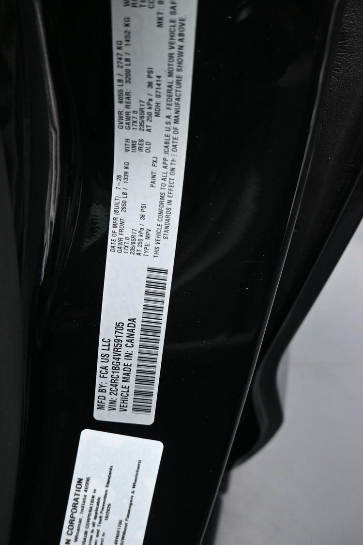New 2027 Chrysler Pacifica Select