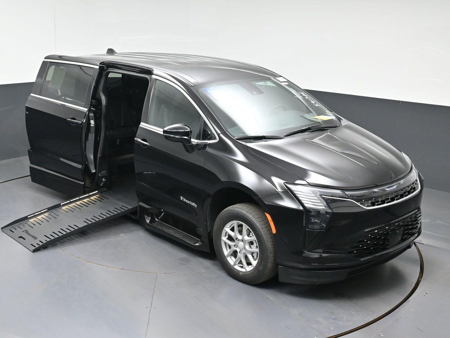 New 2027 Chrysler Pacifica Select