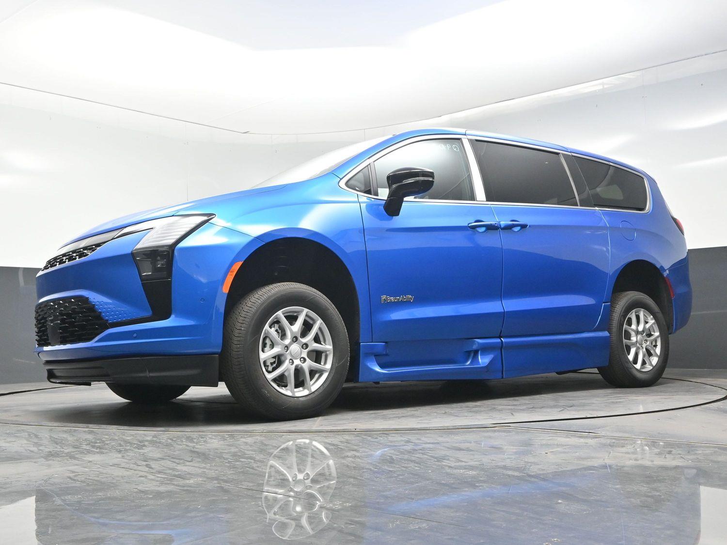 New 2027 Chrysler Pacifica Select
