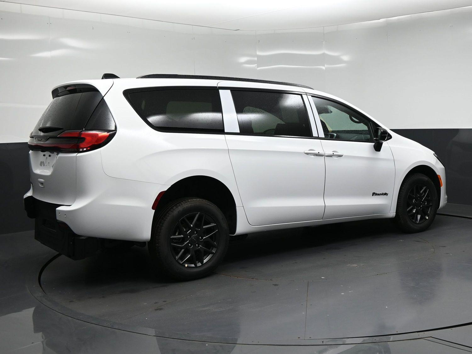 New 2027 Chrysler Pacifica Pacifica
