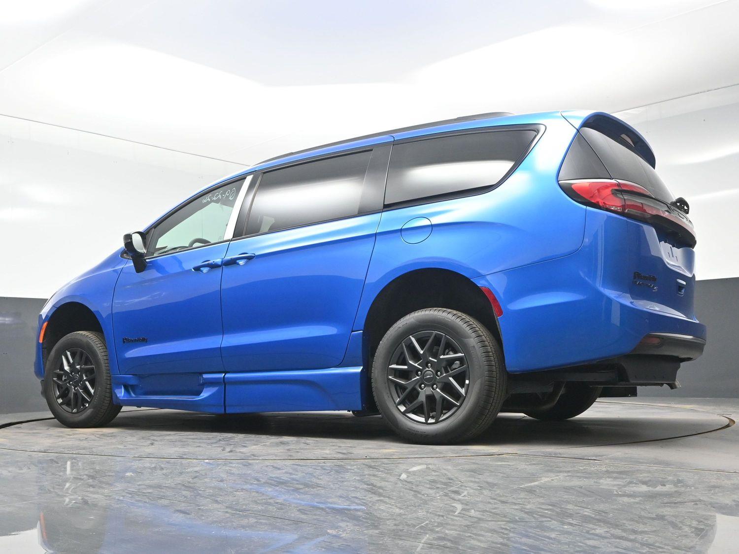 New 2027 Chrysler Pacifica Pacifica