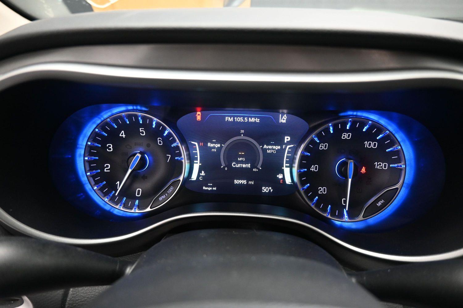 Pre-Owned 2023 Chrysler Pacifica Select