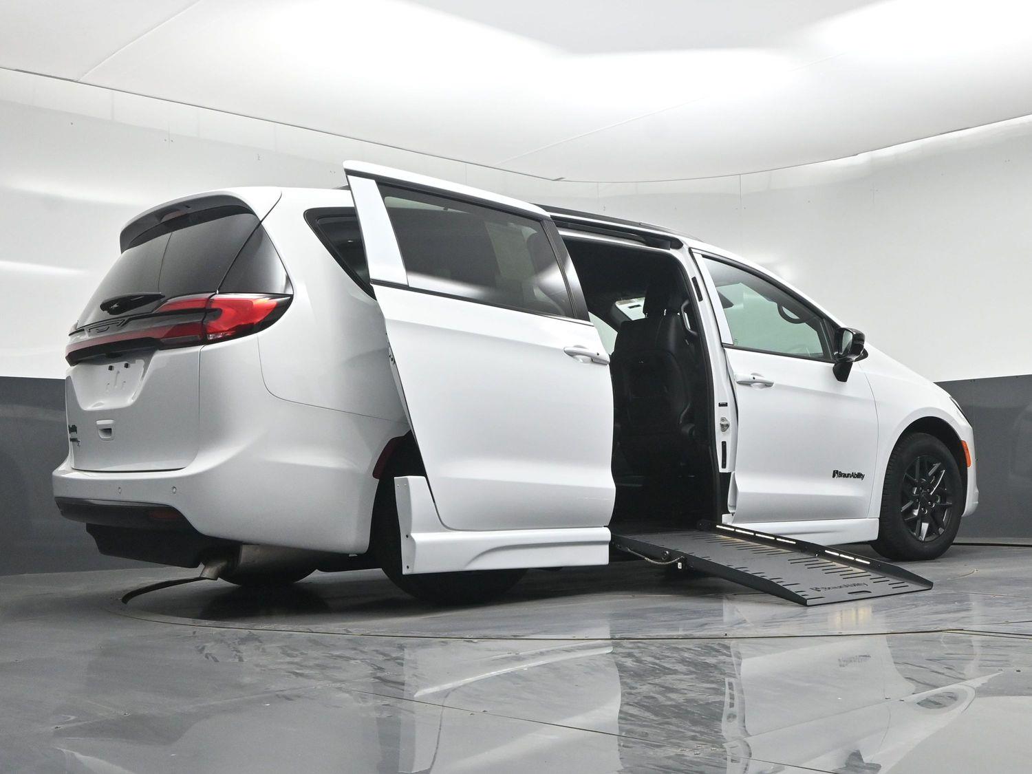New 2027 Chrysler Pacifica Pacifica