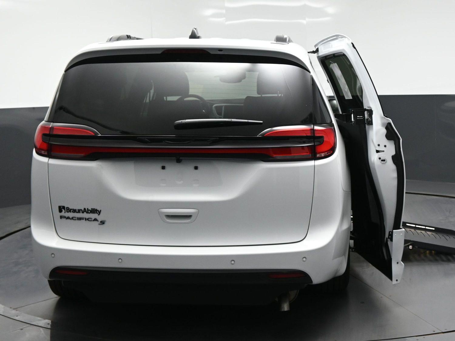 New 2027 Chrysler Pacifica Pacifica