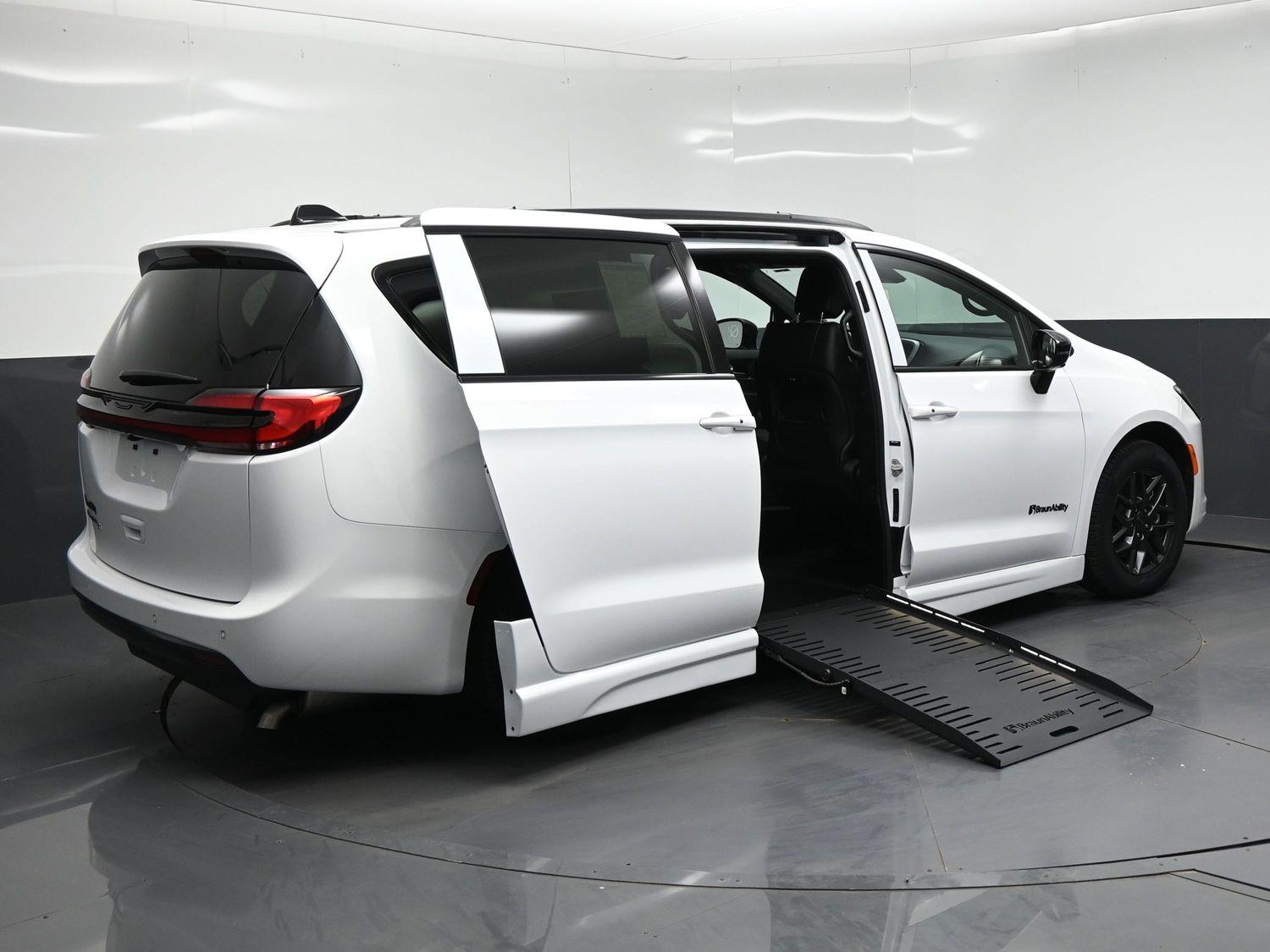 New 2027 Chrysler Pacifica Pacifica