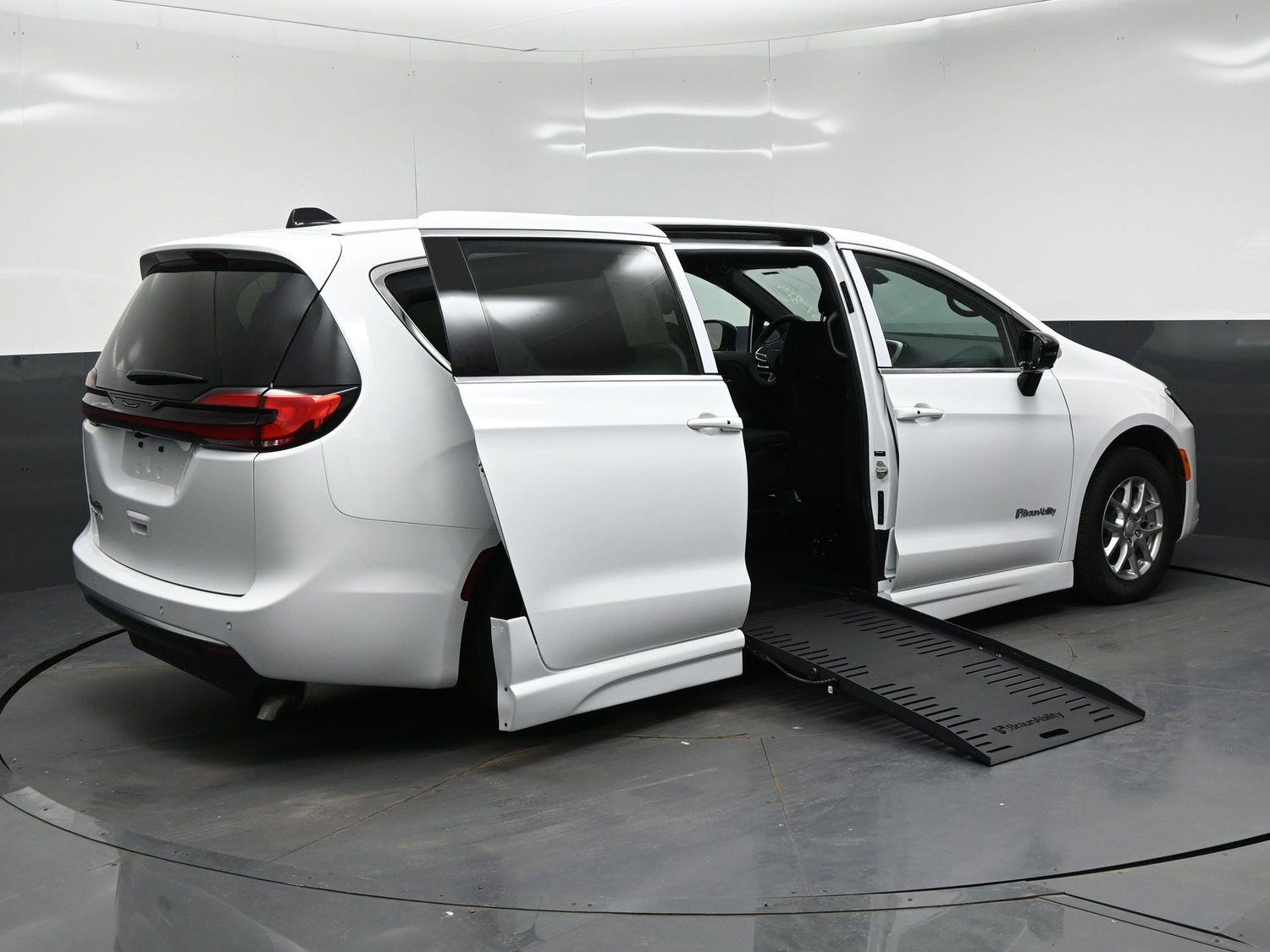 New 2027 Chrysler Pacifica Pacifica