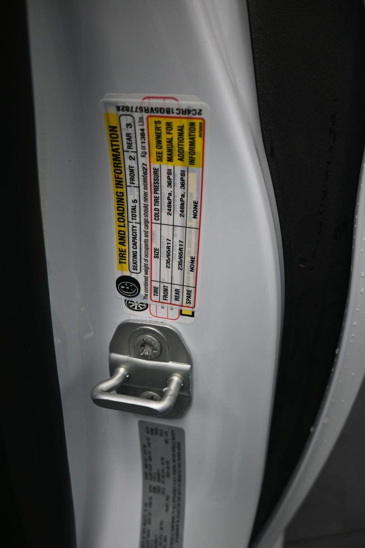 New 2027 Chrysler Pacifica Select