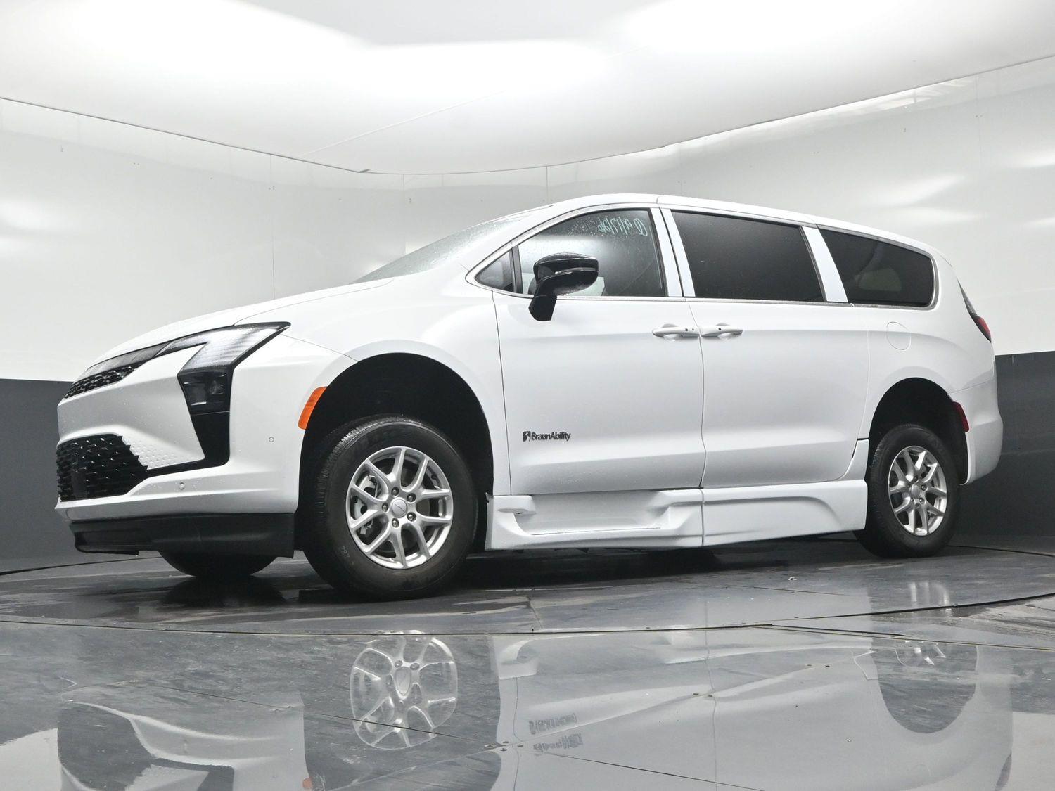 New 2027 Chrysler Pacifica Select