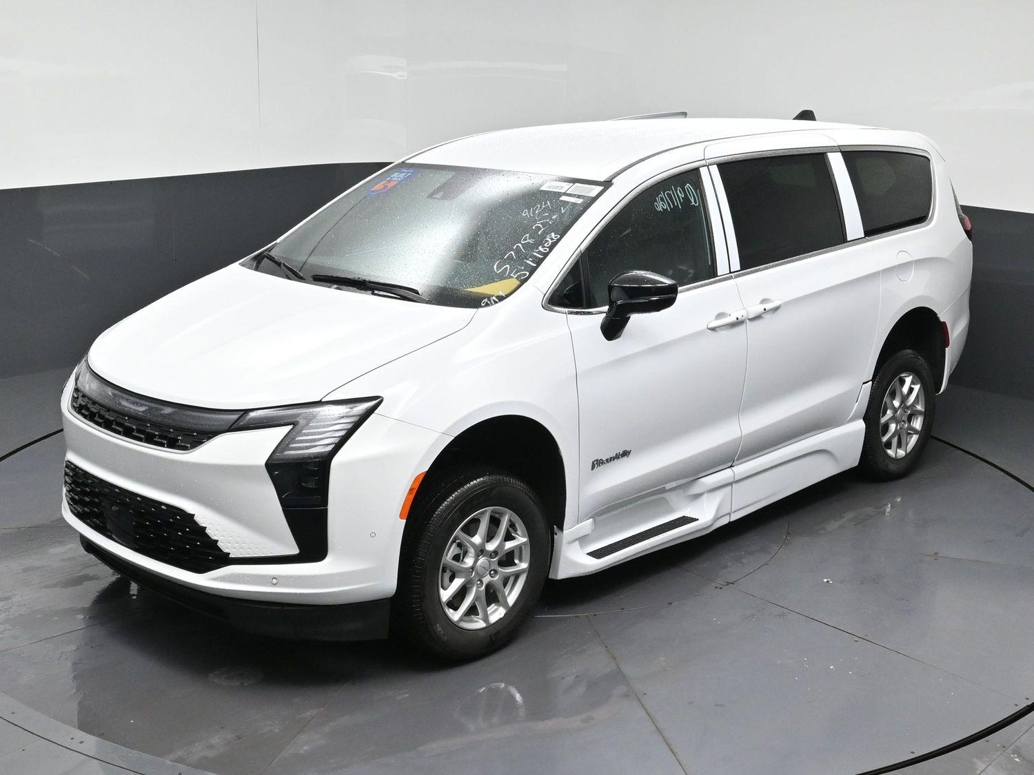 New 2027 Chrysler Pacifica Select