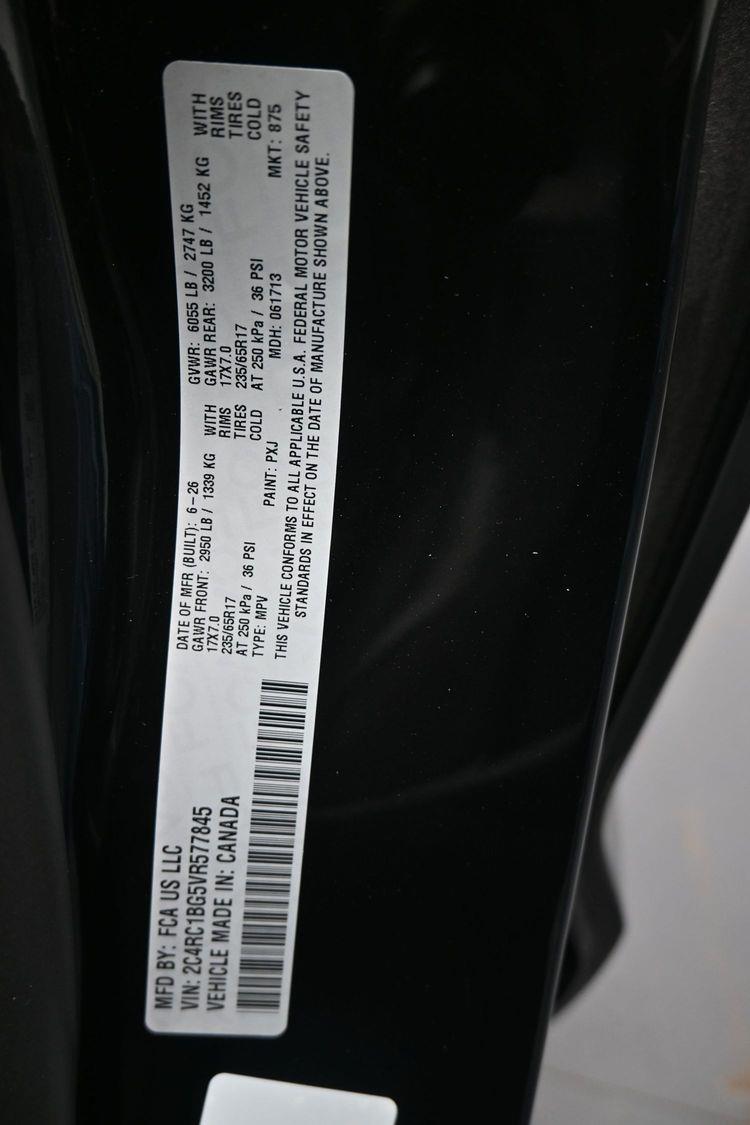 New 2027 Chrysler Pacifica Select