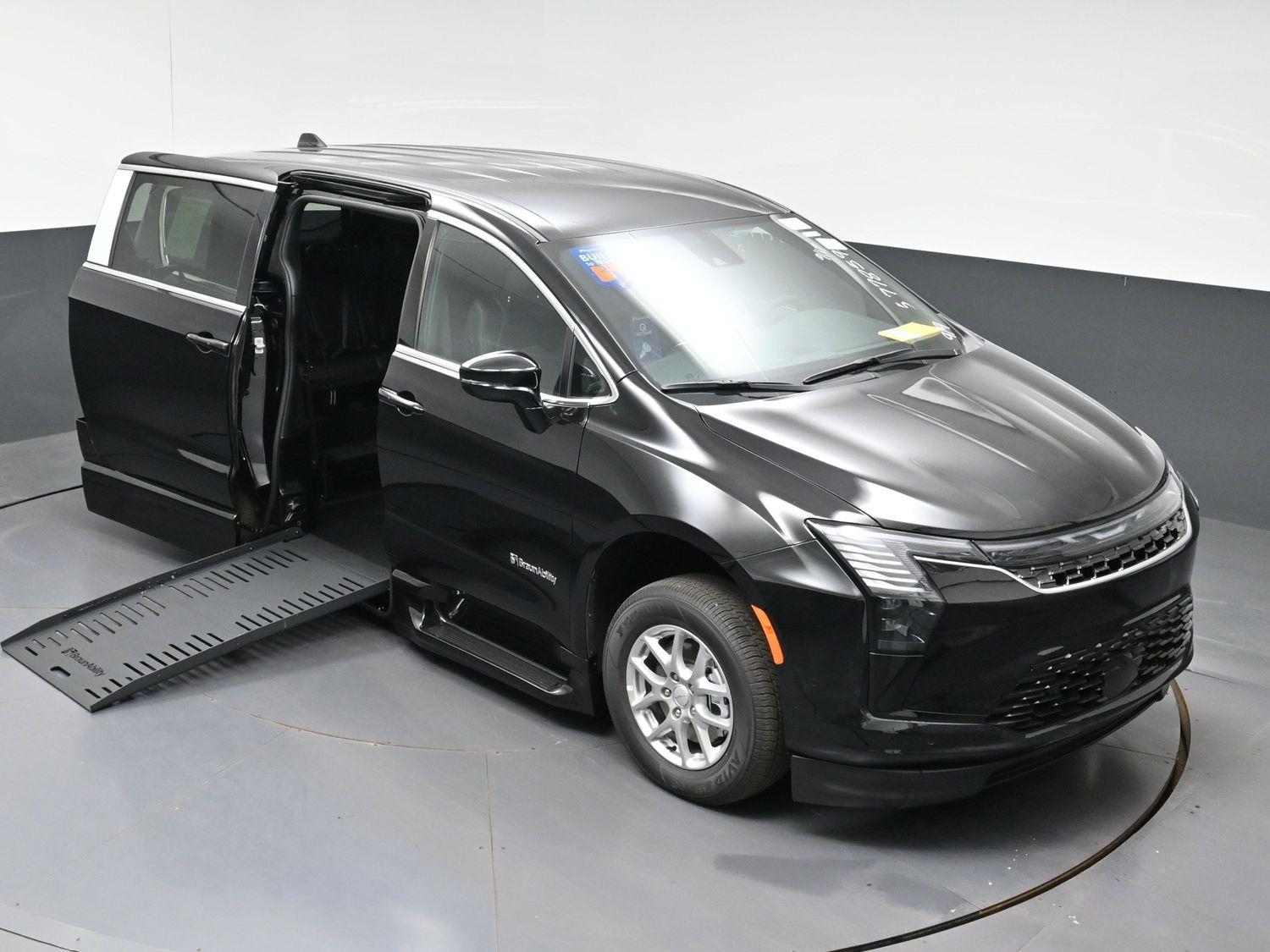 New 2027 Chrysler Pacifica Select