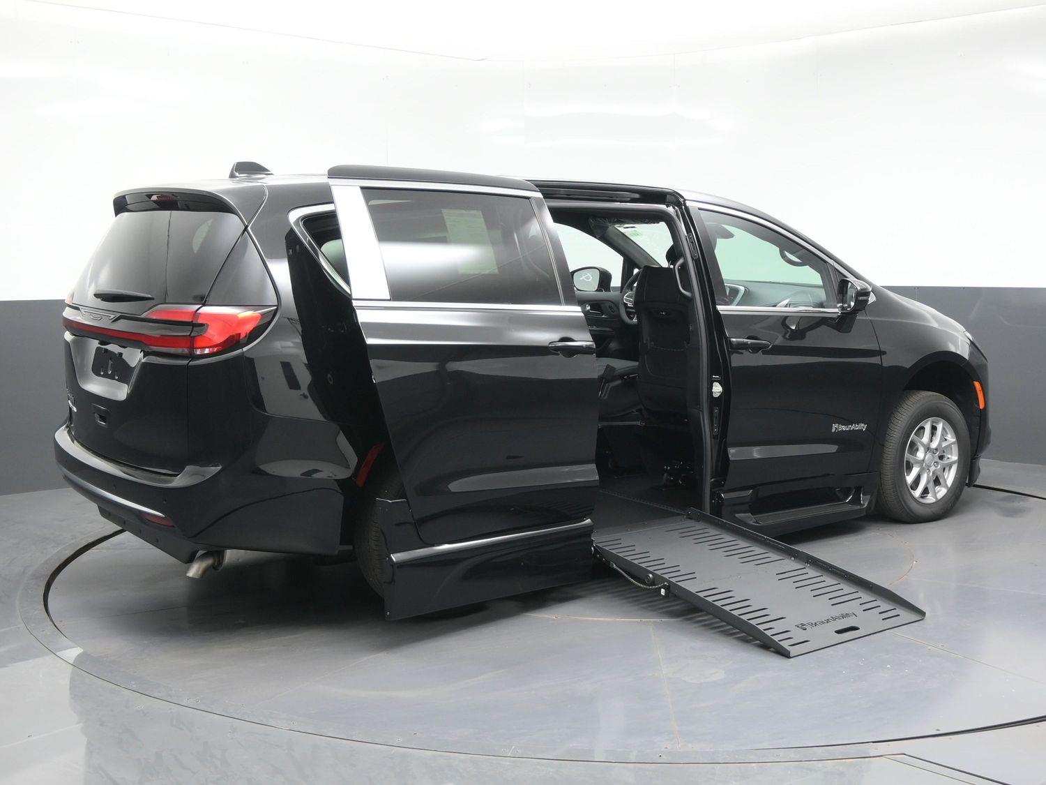 New 2027 Chrysler Pacifica Select