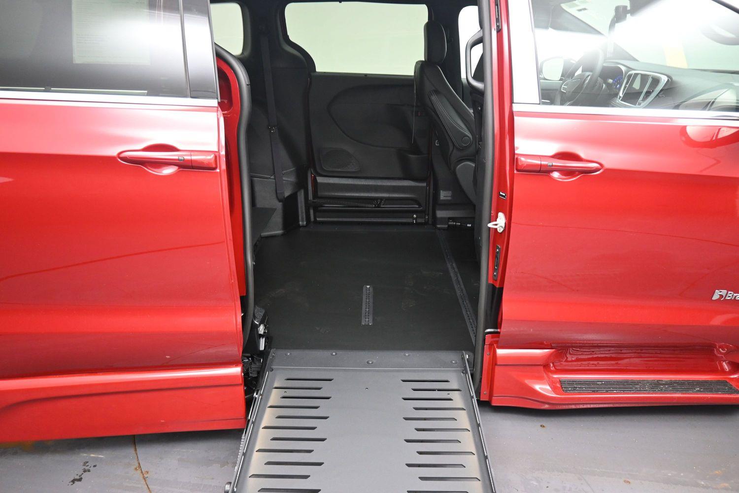 New 2027 Chrysler Pacifica Select