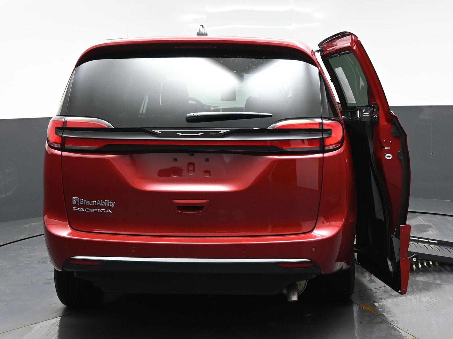 New 2027 Chrysler Pacifica Select