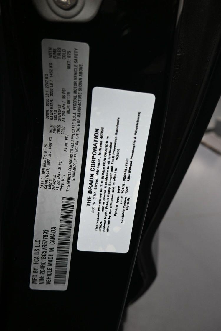 New 2027 Chrysler Pacifica Select
