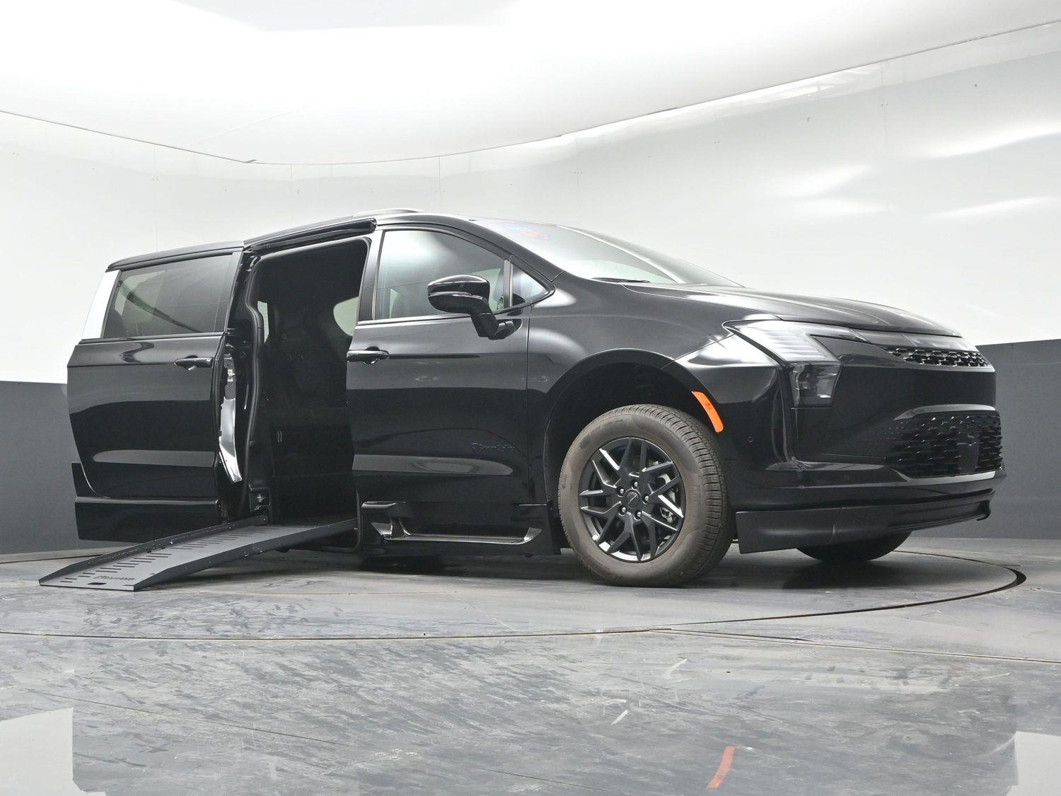 New 2027 Chrysler Pacifica Select