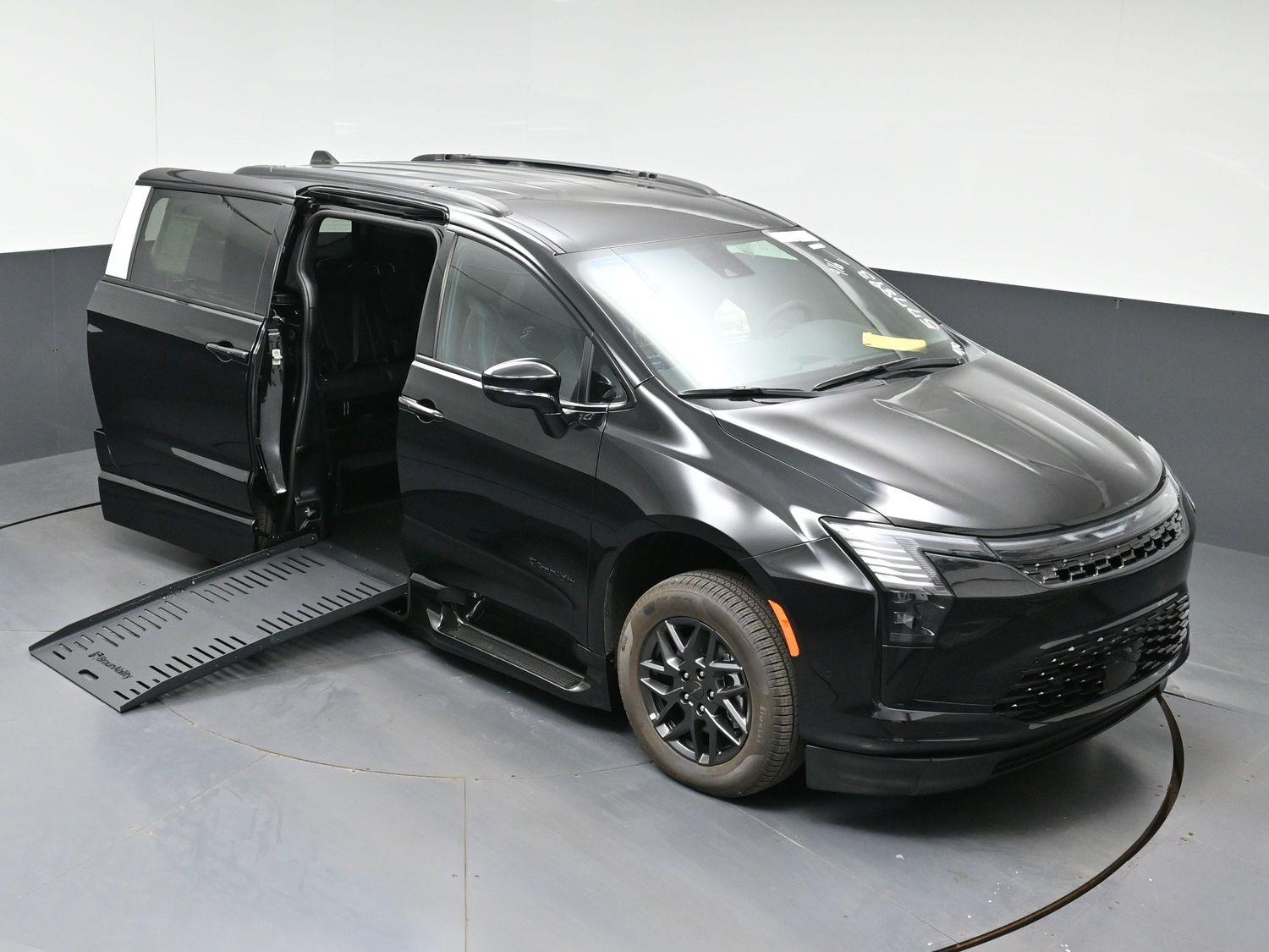 New 2027 Chrysler Pacifica Select