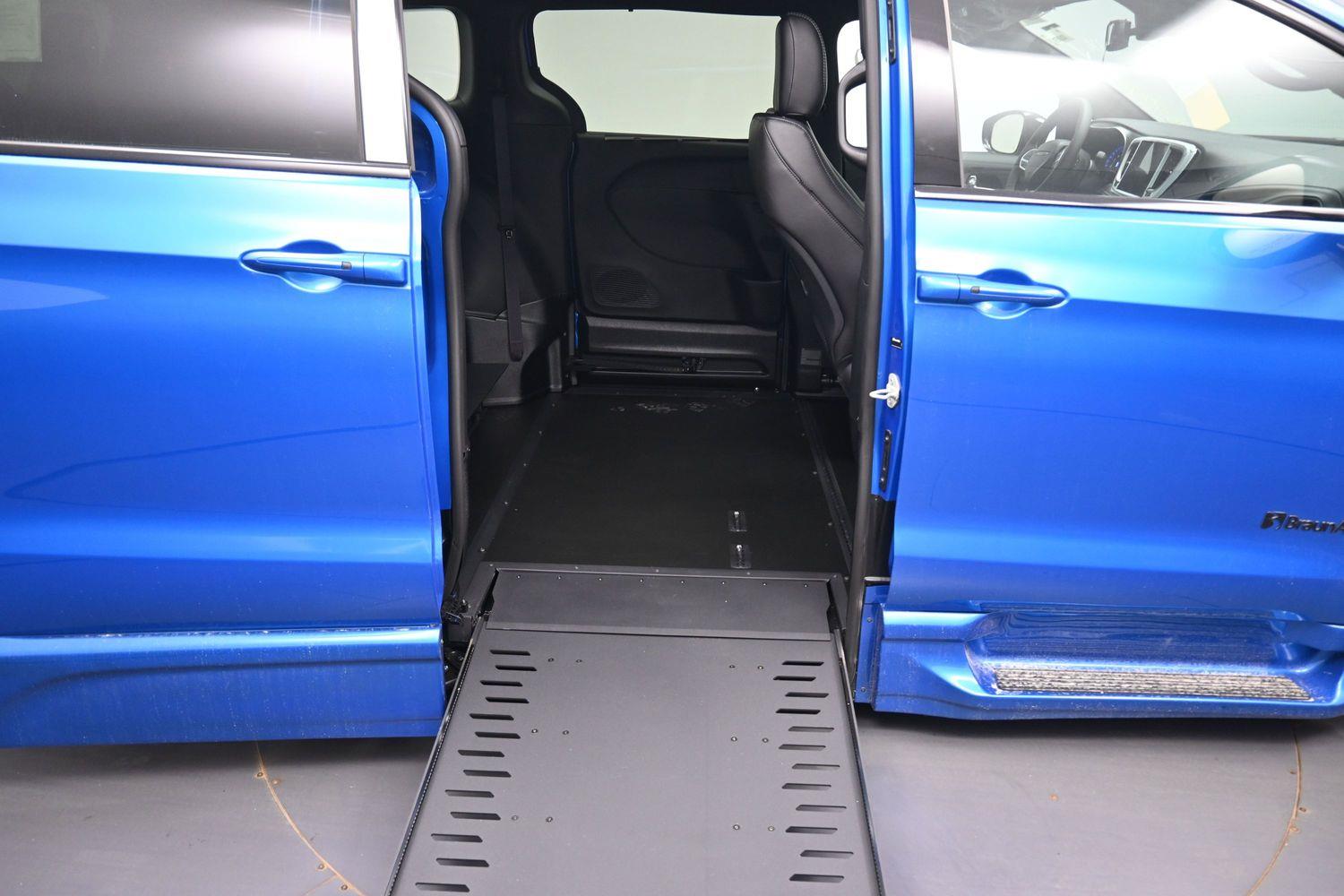 New 2027 Chrysler Pacifica Select