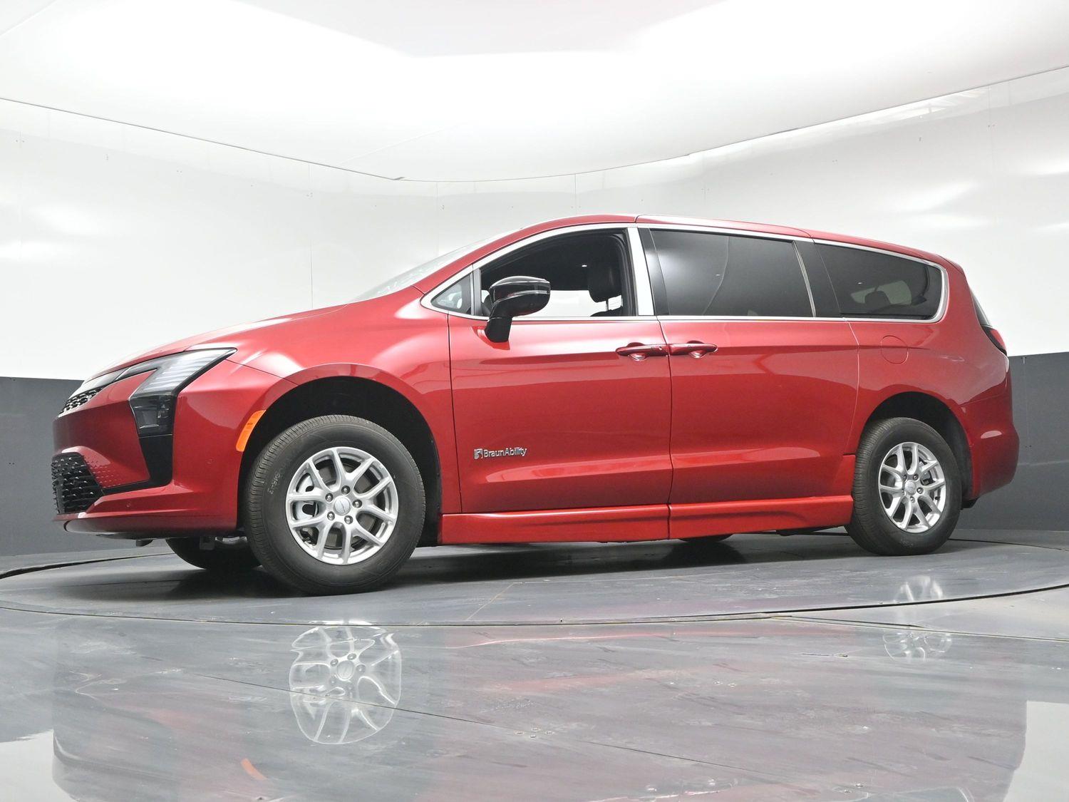 New 2027 Chrysler Pacifica Select