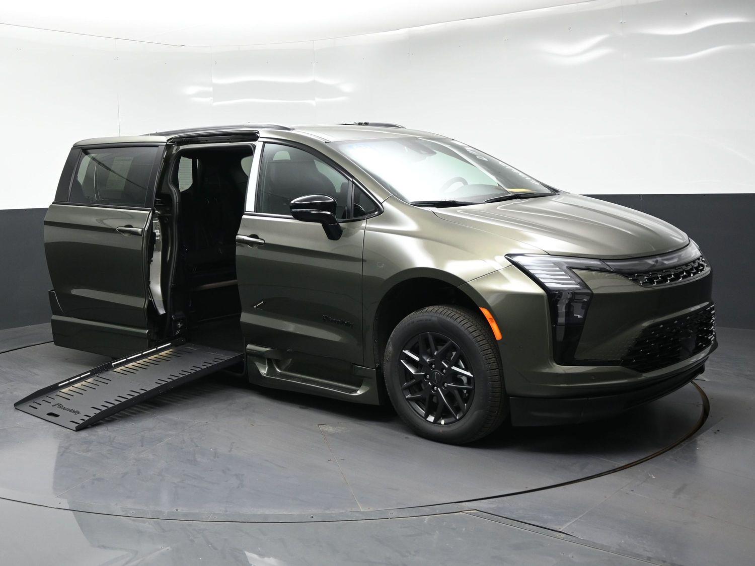 New 2027 Chrysler Pacifica Select