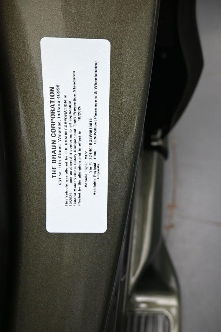 New 2027 Chrysler Pacifica Select