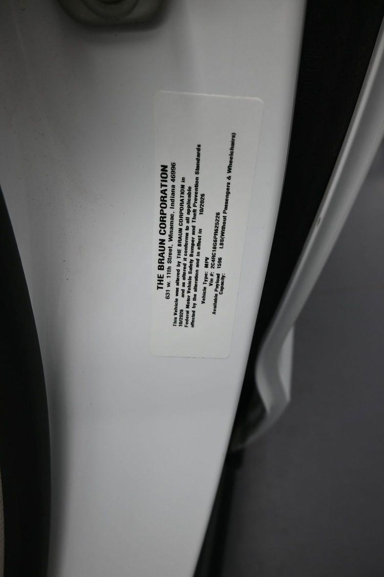Pre-Owned 2023 Chrysler Pacifica Touring L