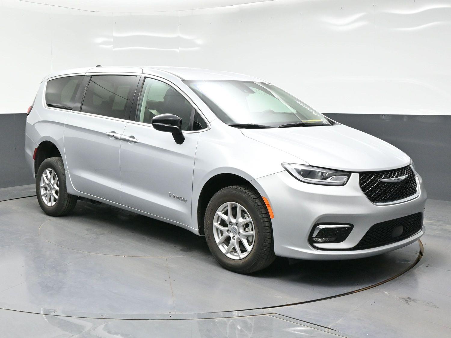 Pre-Owned 2024 Chrysler Pacifica Touring L