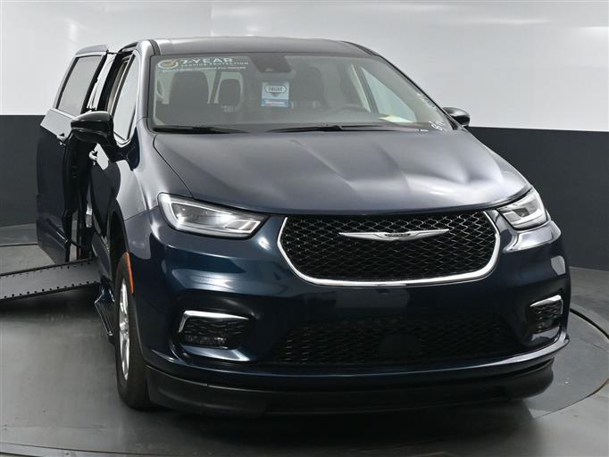 Certified Pre-Owned 2024 Chrysler Pacifica Touring L