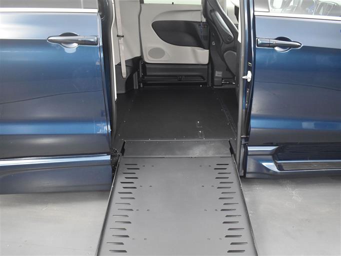 Certified Pre-Owned 2024 Chrysler Pacifica Touring L