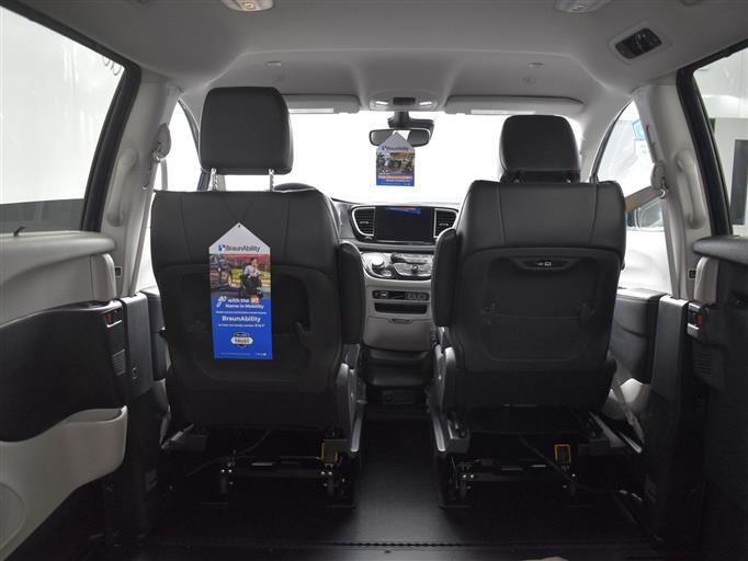 Certified Pre-Owned 2024 Chrysler Pacifica Touring L