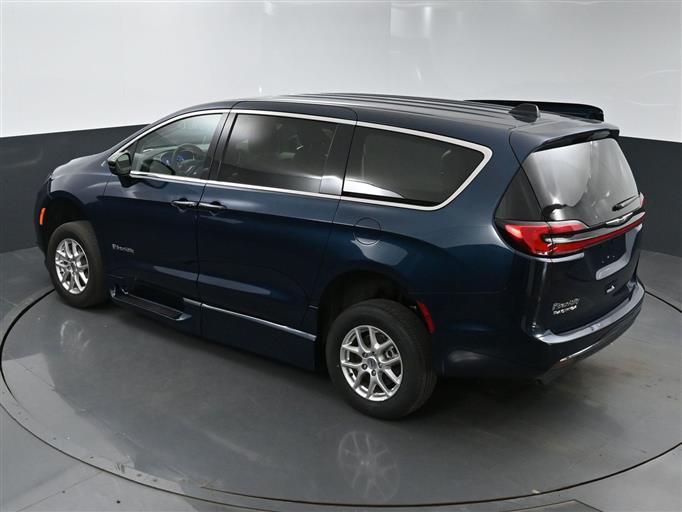 Certified Pre-Owned 2024 Chrysler Pacifica Touring L