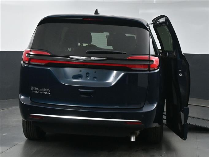 Certified Pre-Owned 2024 Chrysler Pacifica Touring L