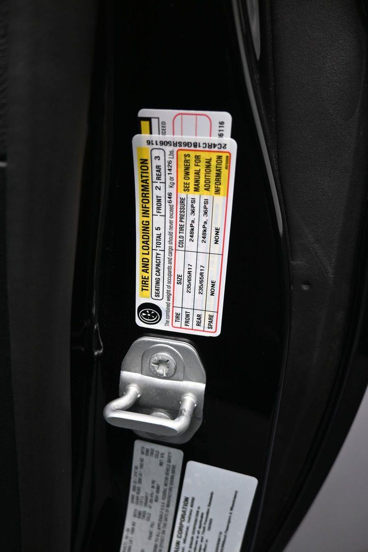 Certified Pre-Owned 2025 Chrysler Pacifica Select