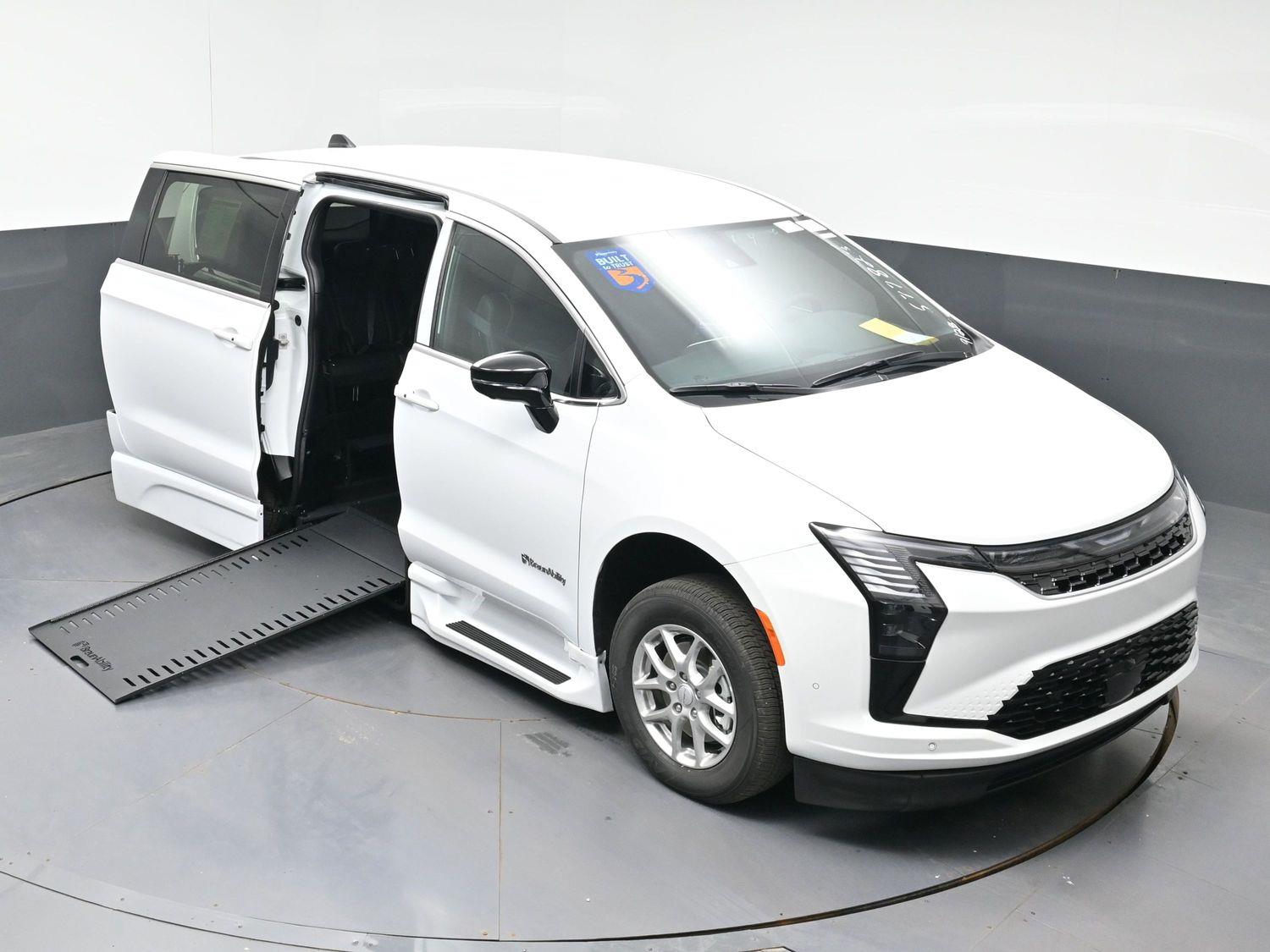 New 2027 Chrysler Pacifica Select