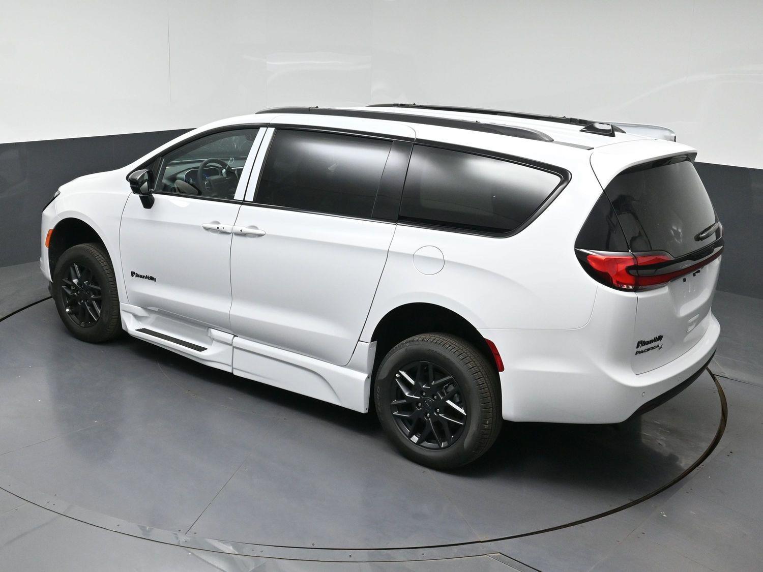 New 2027 Chrysler Pacifica Pacifica