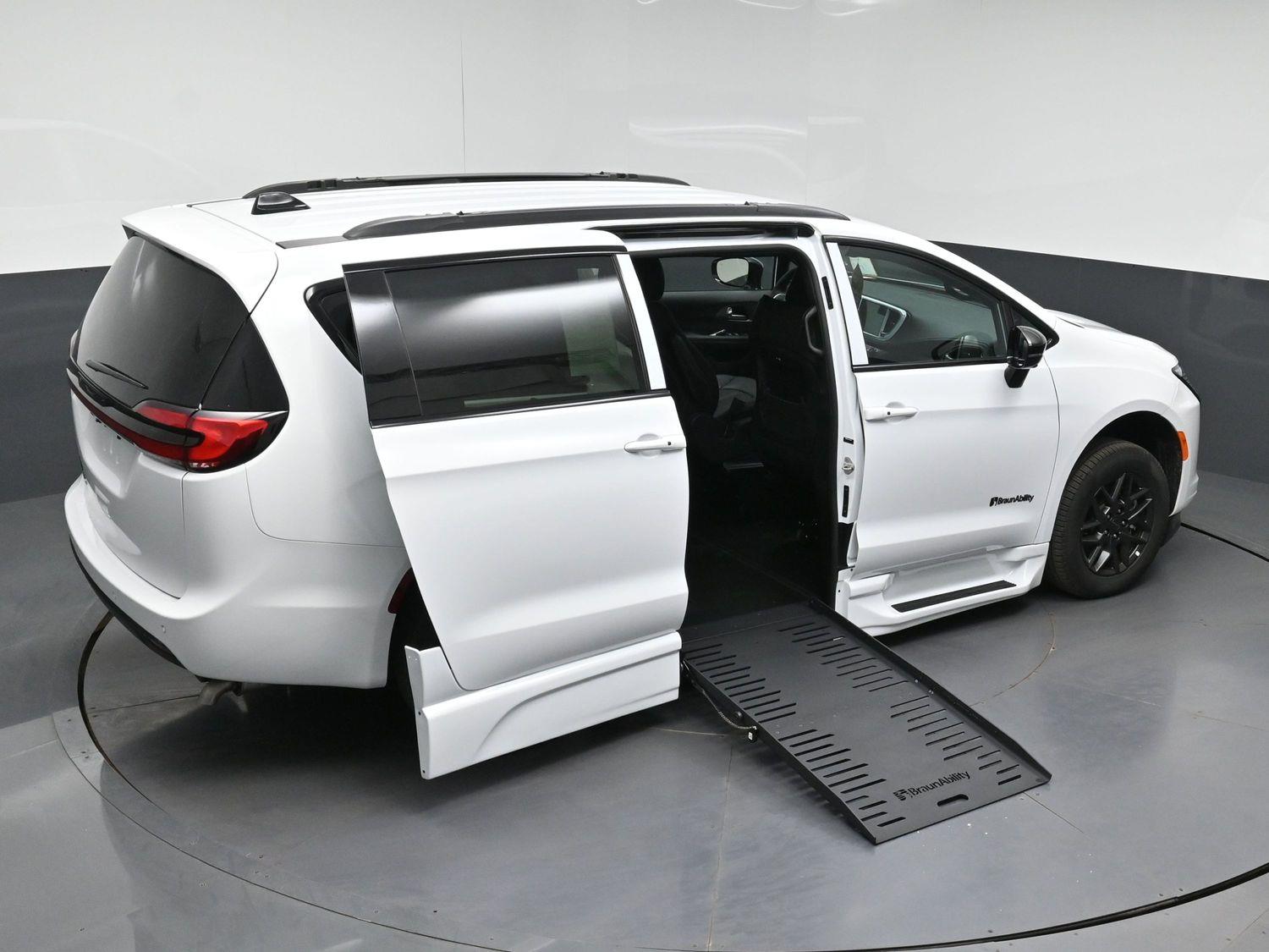New 2027 Chrysler Pacifica Pacifica
