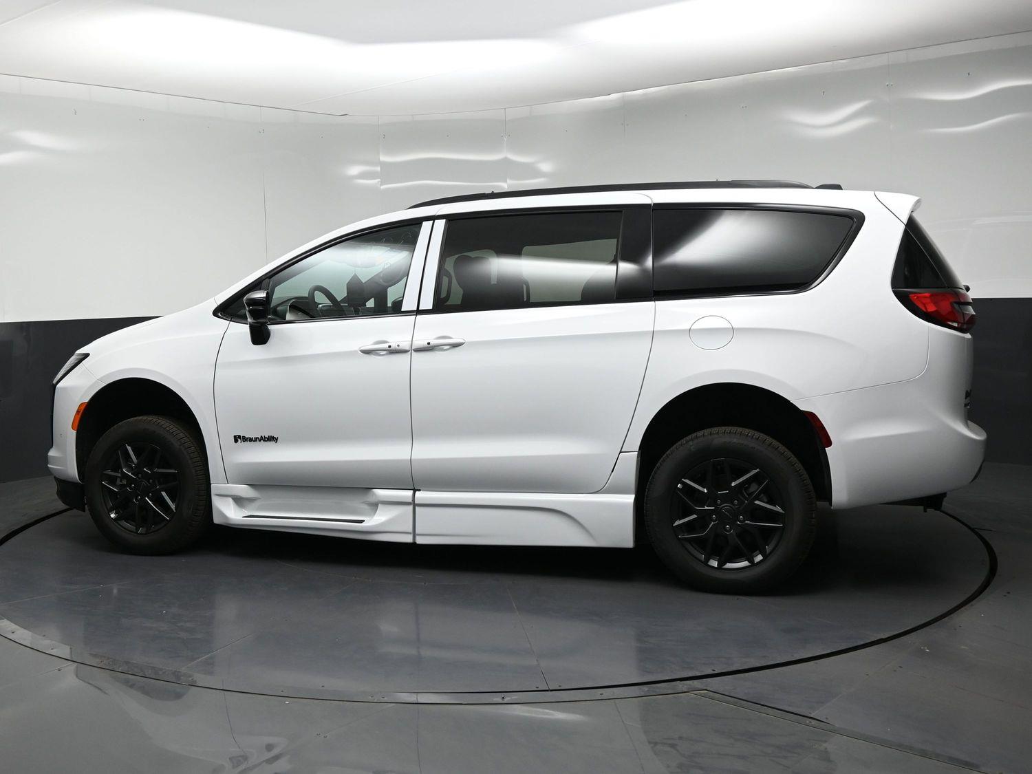 New 2027 Chrysler Pacifica Pacifica