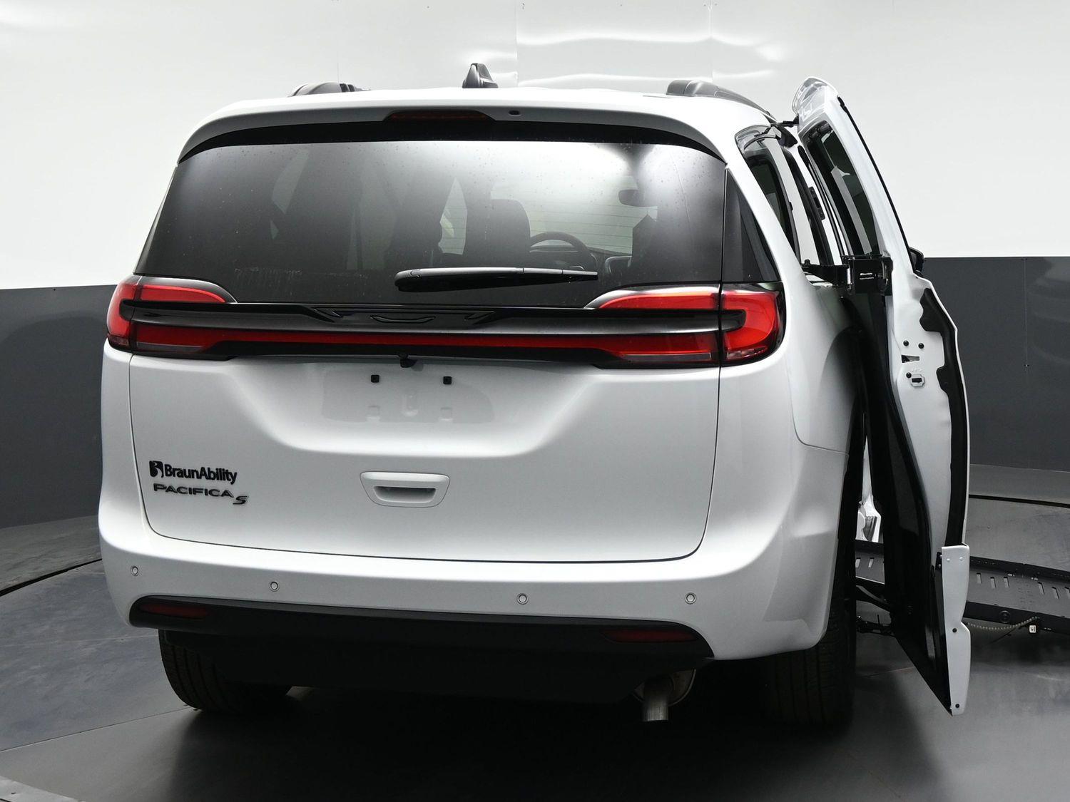 New 2027 Chrysler Pacifica Pacifica