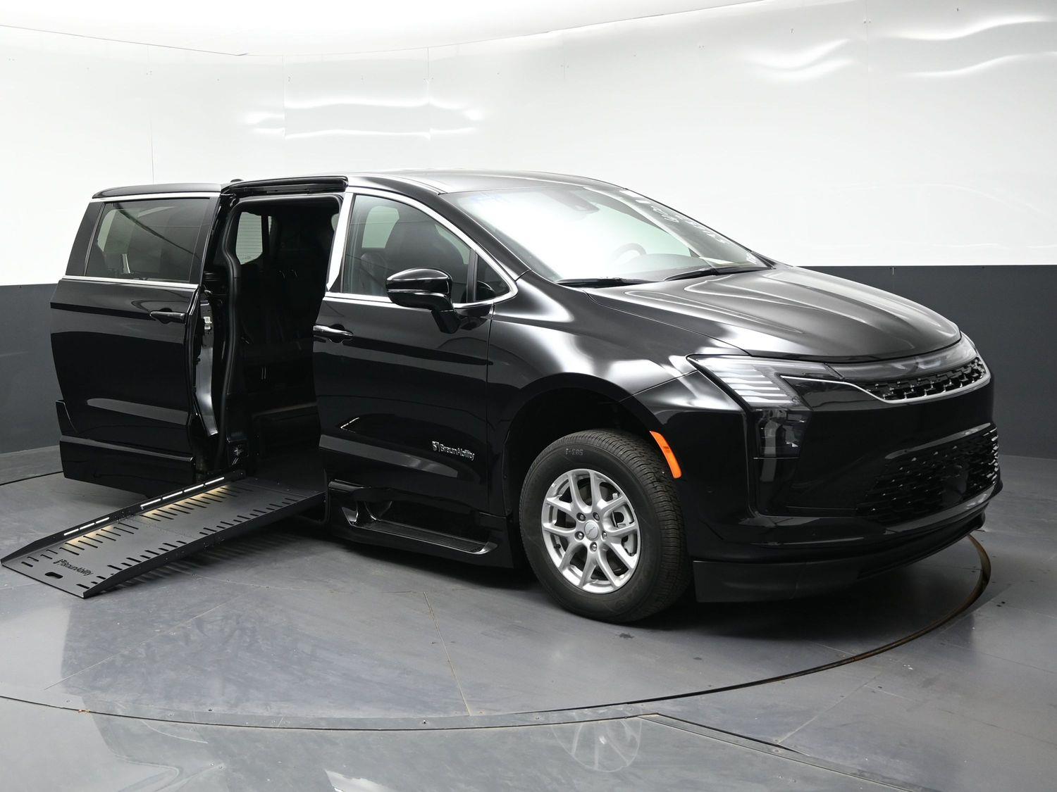 New 2027 Chrysler Pacifica Select
