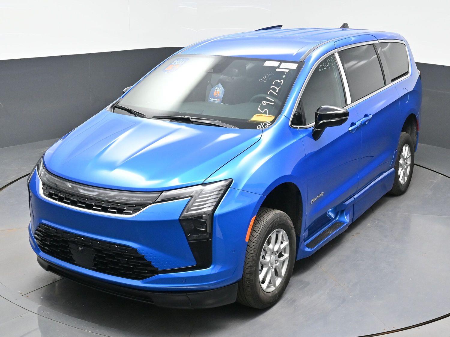 New 2027 Chrysler Pacifica Select