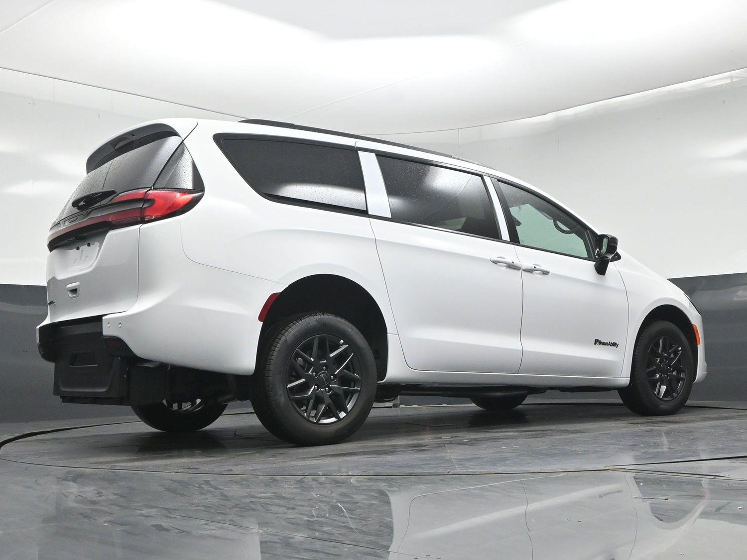 New 2027 Chrysler Pacifica Pacifica