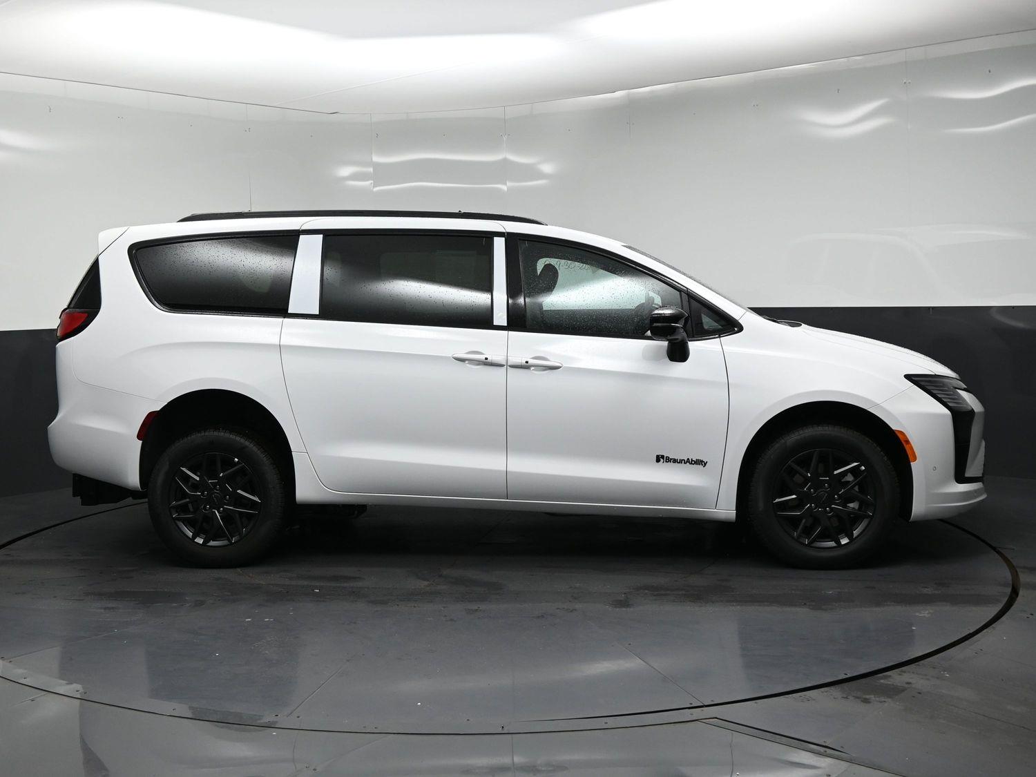 New 2027 Chrysler Pacifica Pacifica