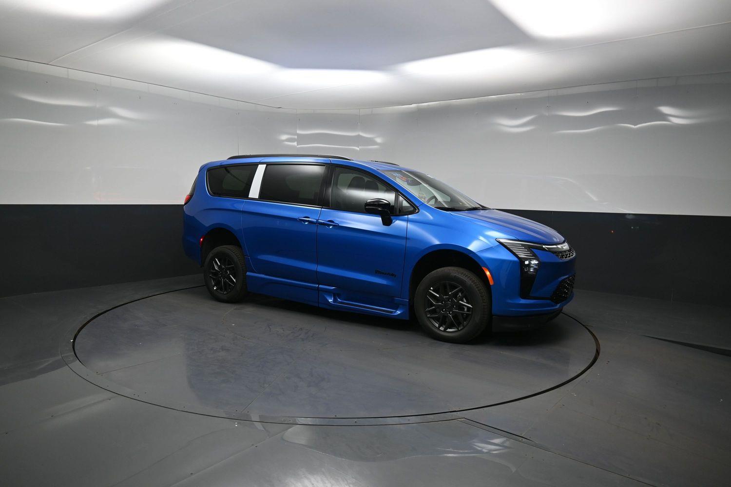New 2027 Chrysler Pacifica Select