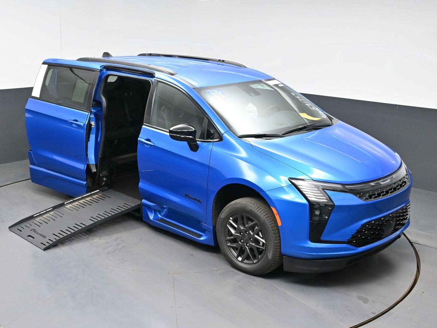 New 2027 Chrysler Pacifica Select