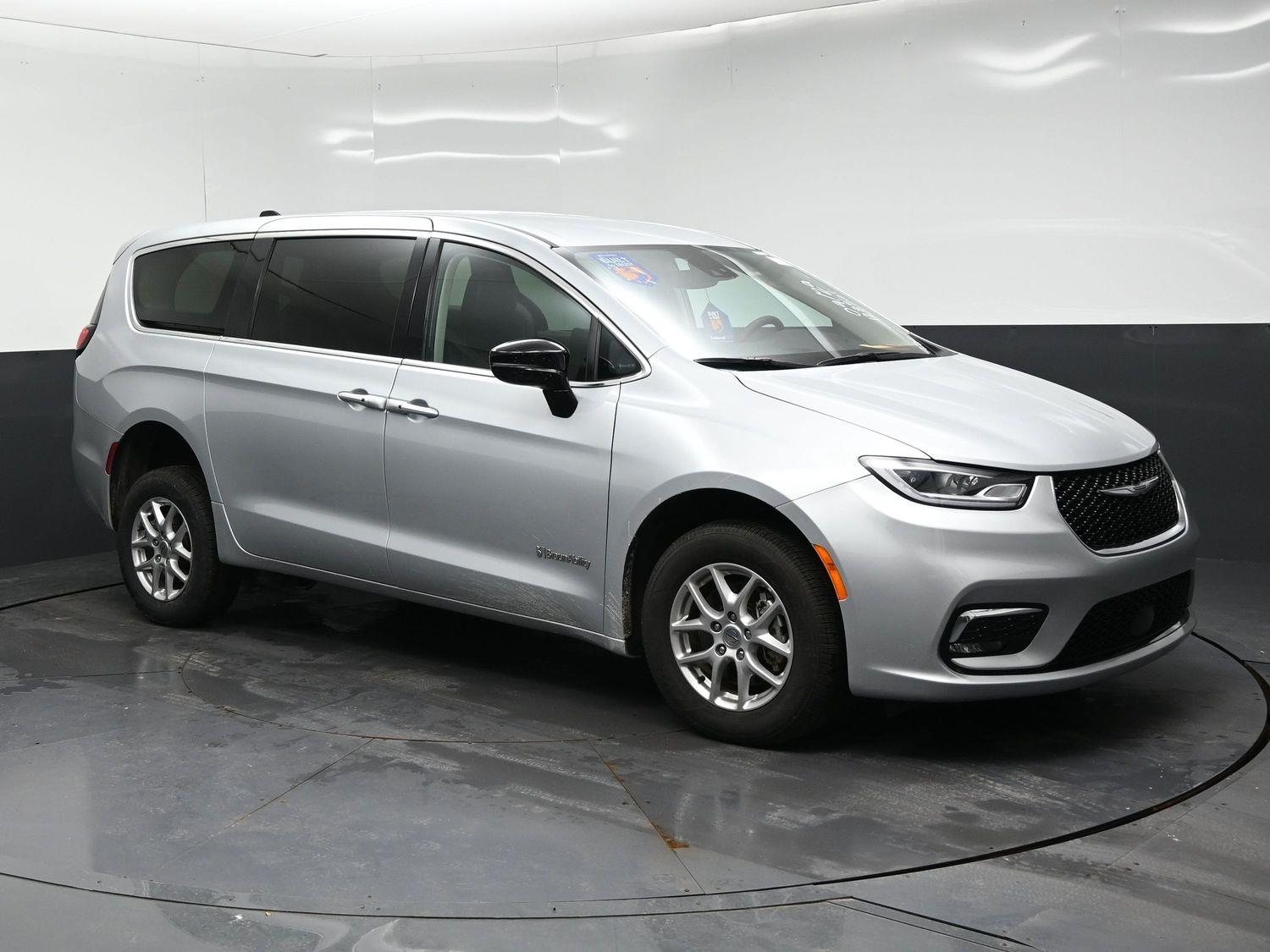 Pre-Owned 2024 Chrysler Pacifica Touring L