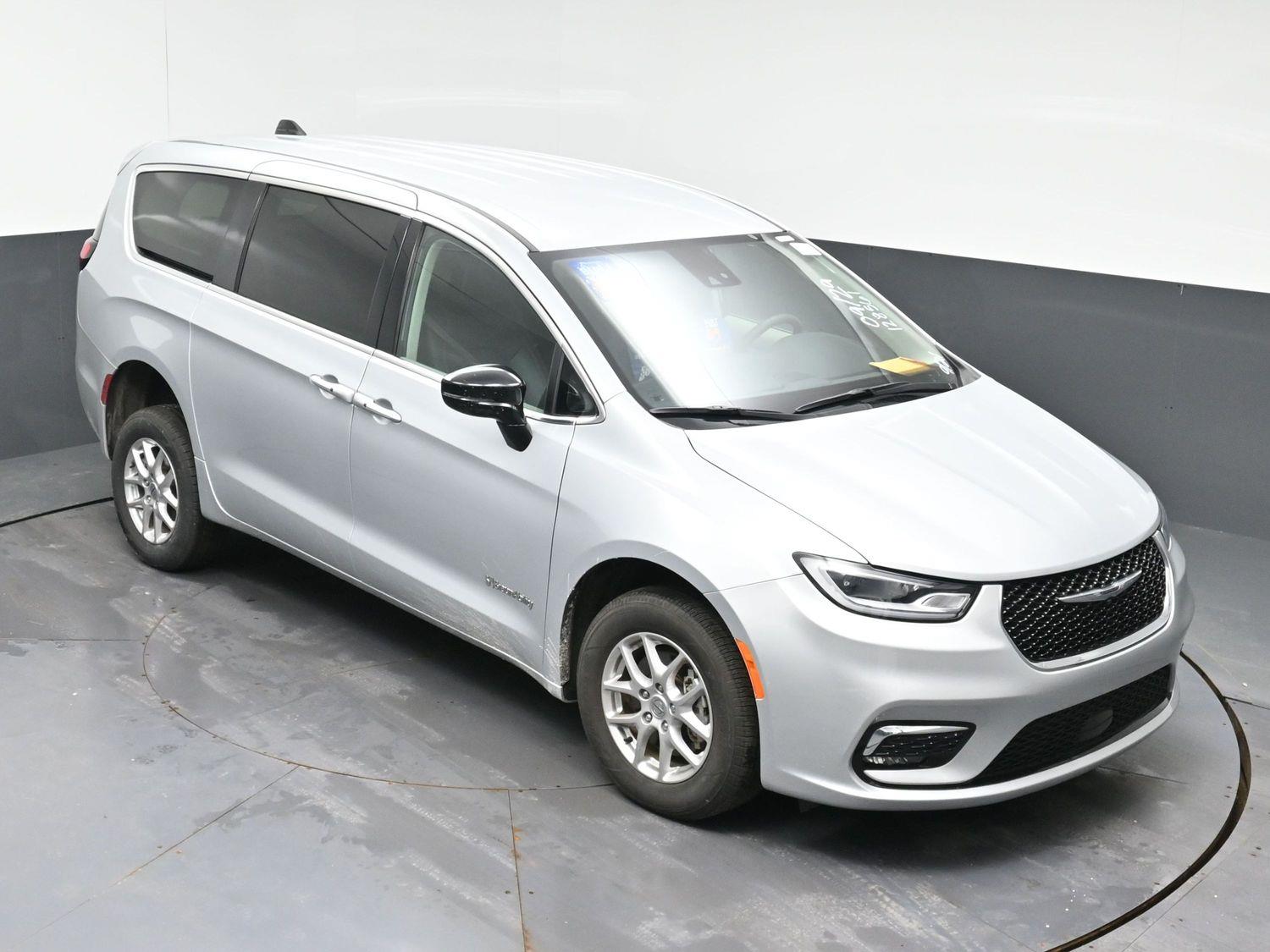 Pre-Owned 2024 Chrysler Pacifica Touring L