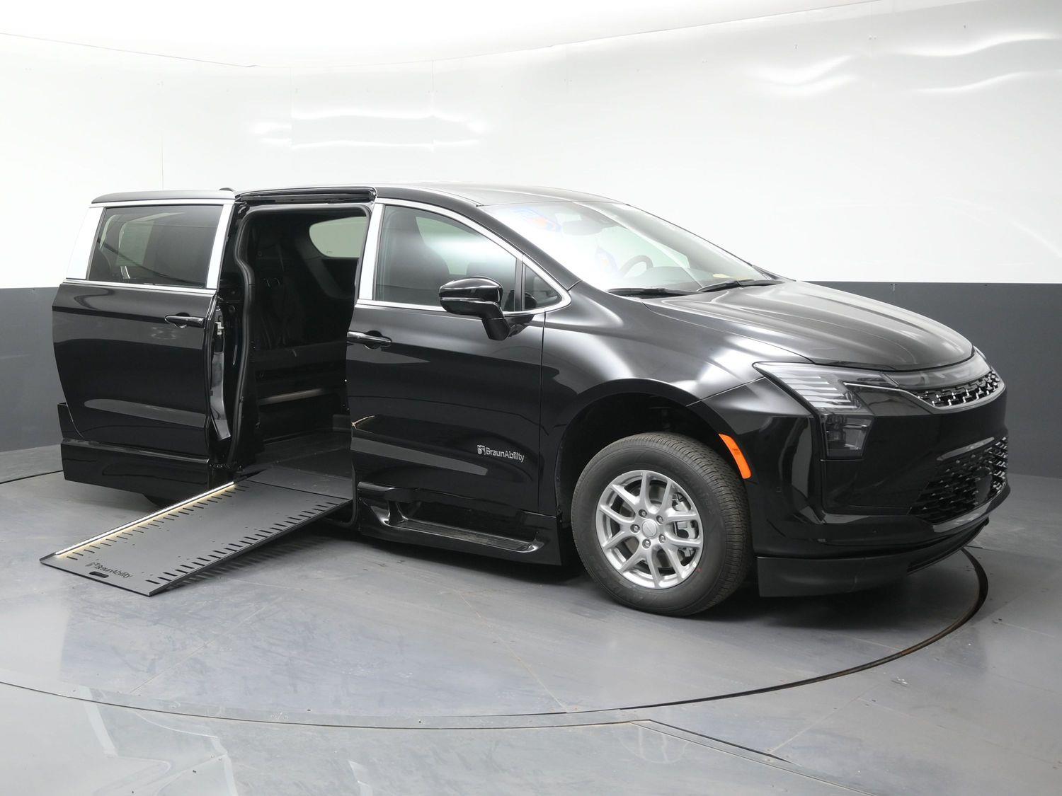 New 2027 Chrysler Pacifica Select