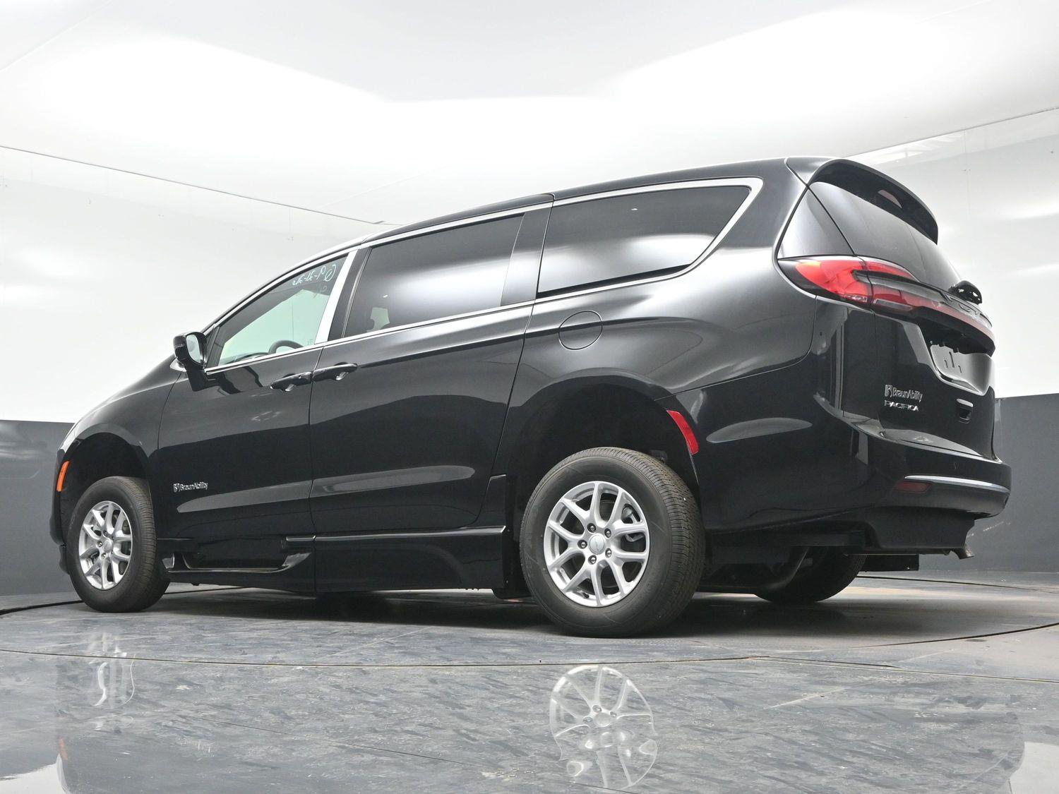 New 2027 Chrysler Pacifica Pacifica