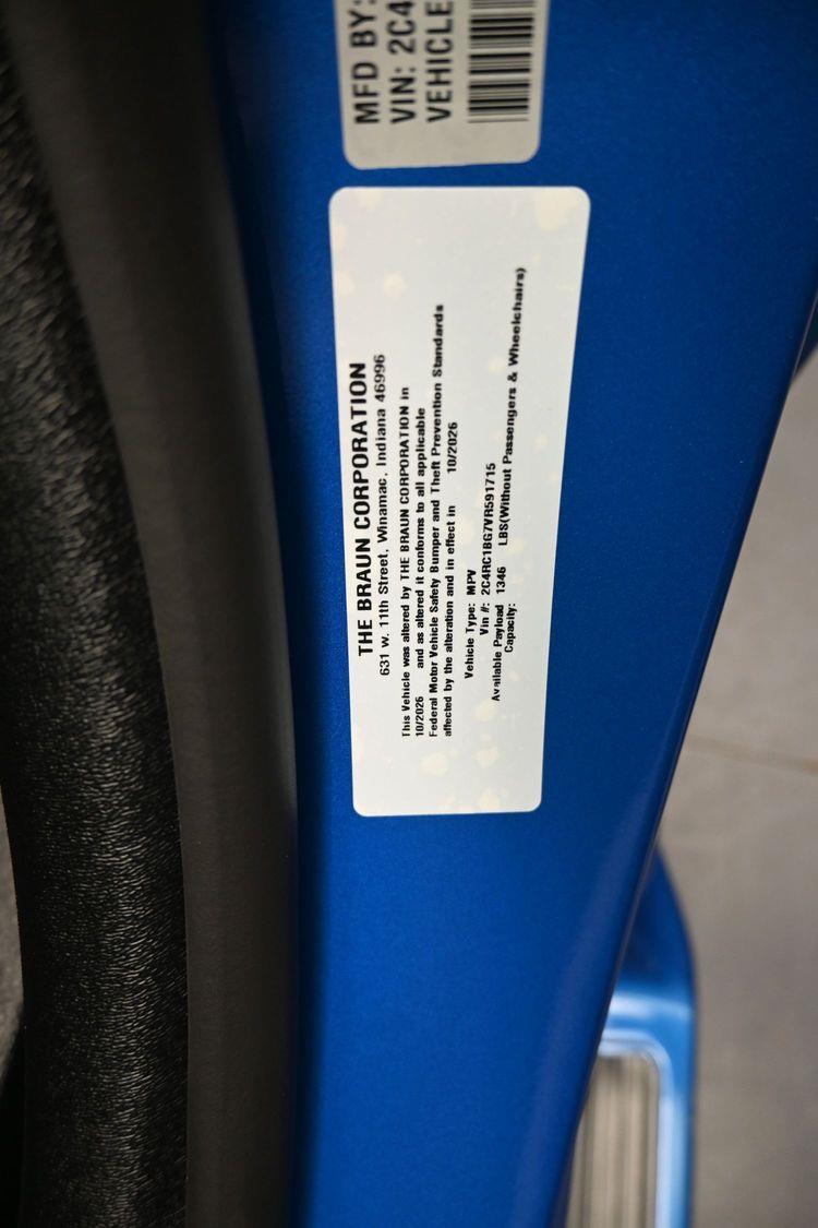 New 2027 Chrysler Pacifica Select